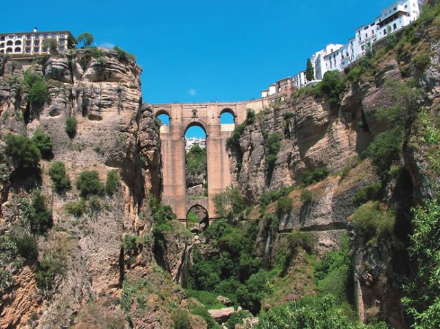 SIERRA DE LAS NIEVES | El mundialmente conocido Tajo de Ronda